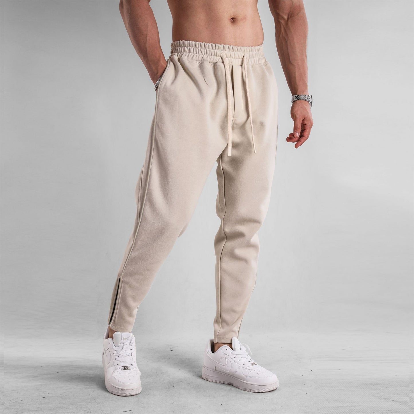 Slim Fit Bacak Açıklığı Fermuarlı Bilek Bantlı Pantolon